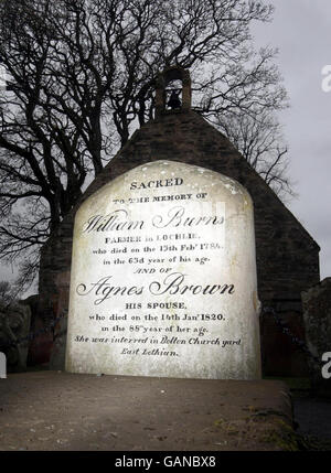 Salmond per riaprire 'Tam o'shanter' cantiere. Alloway Auld Kirk e la testa di Robert Burnes padre, William Burnes, nel South Ayrshire, Scozia. Foto Stock