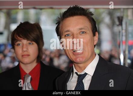 Martin Kemp (a destra) arriva per la prima beneficenza britannica di Iron Man all'Odeon West End Cinema, Leicester Square, Londra. Foto Stock