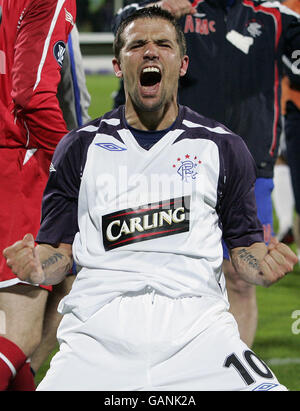 Calcio - Coppa UEFA - semifinale - seconda tappa - Fiorentina / Rangers - Artemio Franchi. Nacho Novo di Rangers celebra il punteggio della penalità vincente Foto Stock