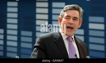 Il primo ministro britannico Gordon Brown si rivolge ai delegati di una conferenza delle Nazioni Unite sullo sviluppo del Millennio a Canary Wharf a Londra. Foto Stock