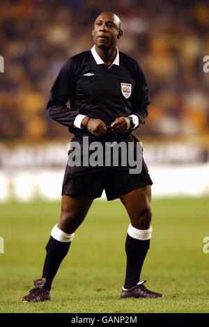 Calcio - AXA fa Cup - Fifth Round - Wolverhampton Wanderers v Rochdale. Arbitro Uriah Rennie Foto Stock