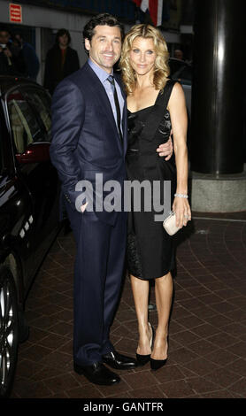 Patrick Dempsey e sua moglie Jillian arrivano per la proiezione di Made of Honor al Soho Hotel nel centro di Londra. Foto Stock