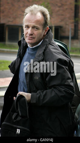 David Chenery-Wickens, 51 anni, marito della TV mancante compongono l'artista Diane Chenery-Wickens, arriva all'Eastbourne Custody Center per rispondere alla prigione della polizia. Foto Stock