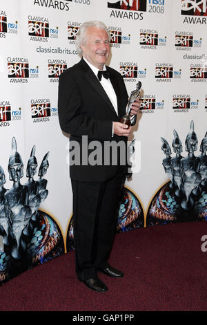 Sir Colin Davis durante il Classical Brit Awards 2008, tenuto presso la Royal Albert Hall a ovest di Londra. Foto Stock