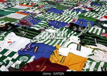 Calcio - Tribute Tommy Burns - Celtic Park. Omaggi sono lasciati per Tommy Burns al Celtic Park, Glasgow. Foto Stock