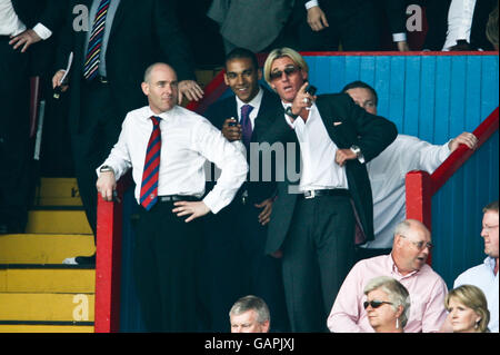 Calcio - Campionato Coca-Cola - Gioca - Semifinale - prima tappa - Crystal Palace v Bristol City - Selhurst Park. Simon Jordan, presidente di Crystal Palace, si trova nelle tribune Foto Stock