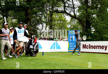 Paul McGinley d'Irlanda tee off the 17 durante l'Irish Open Second Round all'Adare Manor Hotel & Golf Resort, Adare, Co Limerick, Irlanda. Foto Stock