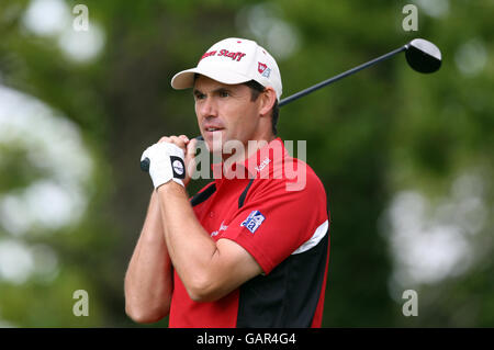 Il Padraig Harrington irlandese si tee fuori il quarto durante l'Irish Open Fourth Round all'Adare Manor Hotel & Golf Resort, Adare, Co Limerick, Irlanda . Foto Stock