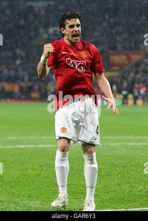 Calcio - UEFA Champions League - finale - Manchester United contro Chelsea - Stadio Luzhniki. Owen Hargreaves, il Manchester United, festeggia dopo aver segnato la sua penalità nella sparatoria Foto Stock