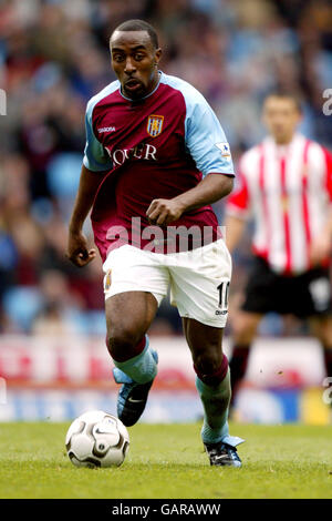 Calcio - fa Barclaycard Premiership - Aston Villa v Sunderland. Darius Vassell, Aston Villa Foto Stock