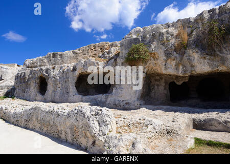 Ninfeo nella terrazza superiore del teatro greco di Neapolis zona archeologica, Siracusa, Sicilia, Italia Foto Stock