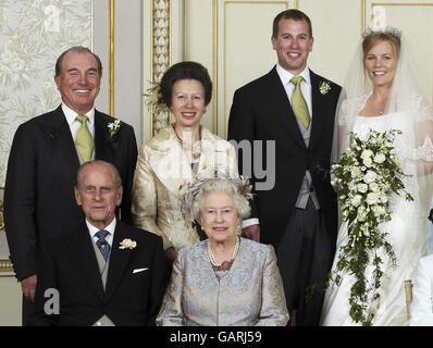 Royalty - Peter Phillips e autunno Kelly Wedding - alla cappella di San Giorgio, il Castello di Windsor Foto Stock