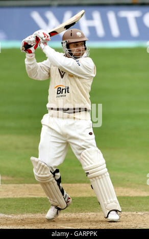 Mark Butcher di Surrey durante la partita del campionato della contea di LV alla Whitgift School, Surrey. Foto Stock