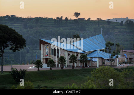 La Chiesa cattolica del Santuario di Kibeho in Ruanda, Africa. Luogo di apparizione della Vergine Maria. Il santuario a Kibeho è considerato come "la Lourdes dell'Africa". Foto Stock