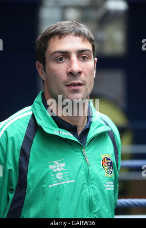 Il Ministro Martin Cullen incontra Irish Olympic boxing team Foto Stock