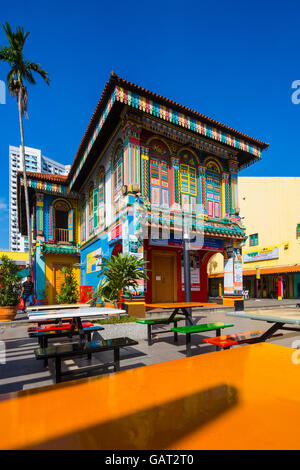 Casa di Tan Teng Niah con orange tabella in primo piano a Little India di Singapore. Foto Stock