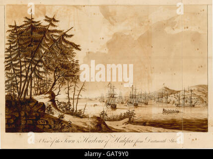 Questa immagine cattura una vista panoramica di Halifax, nuova Scozia, vista dalla riva di Dartmouth. La fotografia mette in evidenza il porto e la struttura della città, offrendo una prospettiva storica di questa importante città portuale canadese. L’immagine è significativa per la sua rappresentazione dello sviluppo di Halifax e della sua importanza strategica marittima. Foto Stock