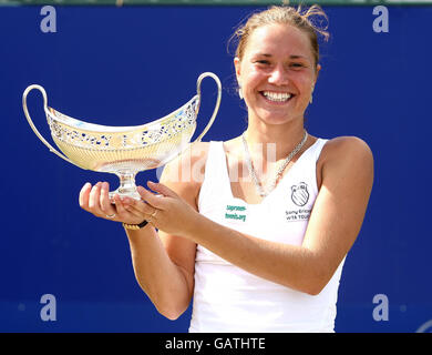 Tennis - il DFS Classic 2008 - giorno sette - Edgbaston Priory Club. Kateryna Bondarenko, in Ucraina, celebra la sua vittoria durante la finale del DFS Classic all'Edgbaston Priory Club di Birmingham. Foto Stock