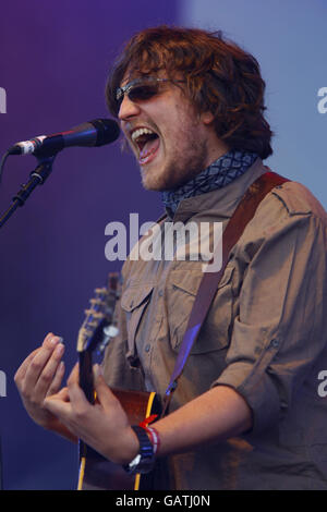 James Walsh di Starbaillor si esibisce al Festival dell'Isola di Wight 2008 al Seaclose Park sull'Isola di Wight. Foto Stock