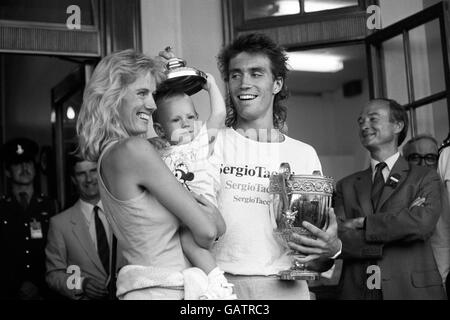 Tennis - campionati di Wimbledon 1987 - Uomini Singoli Final - Pat Cash v Ivan Lendl - Tutti i Club in Inghilterra Foto Stock