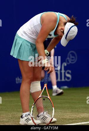 Melanie South della Gran Bretagna dopo la sua sconfitta nel 6-4 6-3 a Yanina Wickmayer in Belgio nelle quarti di finale del DFS Classic all'Edgbaston Priory Club di Birmingham. Foto Stock