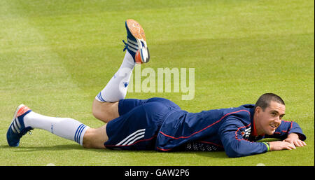 Inglese Kevin Pietersen durante la sessione di reti presso il County Ground, Edgbaston. Foto Stock