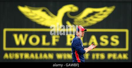 Cricket - NatWest Series - seconda Giornata Internazionale - Inghilterra / Nuova Zelanda - Edgbaston. Paul Collingwood in azione in Inghilterra Foto Stock