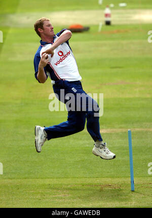 Cricket - Inghilterra / Zimbabwe - primo test npower - Nets. Anthony McGrath in Inghilterra alle reti di oggi Foto Stock