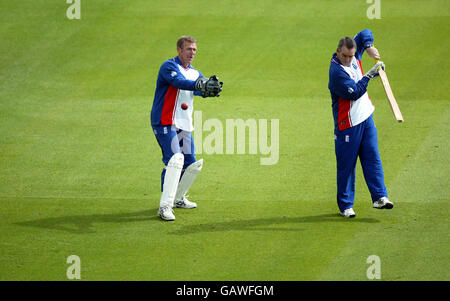 Cricket - Inghilterra / Zimbabwe - primo test npower - Nets. Alec Stewart dell'Inghilterra alla sessione odierna delle reti Foto Stock