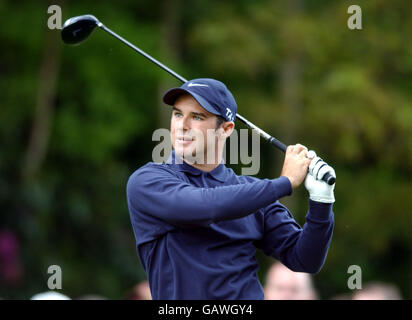 Golf - Volvo PGA Championship - Wentworth. Il Sudafricano Trevor Immelman tee off il 12 Foto Stock