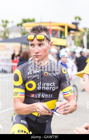 Saumur, Francia. 5 lug 2016. Thomas Voeckler firma autografi al 103 edizione del Tour de France a Saumur, Francia. Credito: Julian Elliott/Alamy Live News Foto Stock