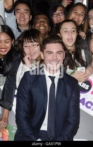 Parramatta, Australia. 6 Luglio, 2016. Zac Efron, Adam Devine, Sophie Monk e Ksenija Lukich arriva per il Mike e Dave ha bisogno di date di nozze Movie Premiere che ha avuto luogo nel sobborgo di Sydney Parramatta. Nella foto è Zac Efron. Credito: mjmediabox/Alamy Live News Foto Stock