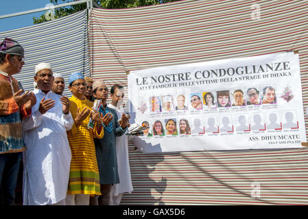 Roma, Italia. 06 Luglio, 2016. Fine del Ramadan celebrazioni, Roma, Italia. Credito: Patrizia Cortellessa/Alamy Live News Foto Stock