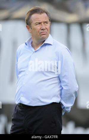 Orlando, FL, Stati Uniti d'America. 31 Agosto, 2012. La città di Orlando coach Adrian Heath durante il Lions USL-Pro gioco di spareggio contro la Wilmington Hammerheads alla Florida Citrus Bowl il Agosto 31, 2012 a Orlando, Florida. Wilmington ha vinto 4-3.ZUMA Press/Scott A. Miller © Scott A. Miller/ZUMA filo/Alamy Live News Foto Stock