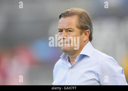 Orlando, FL, Stati Uniti d'America. 31 Agosto, 2012. La città di Orlando coach Adrian Heath durante il Lions USL-Pro gioco di spareggio contro la Wilmington Hammerheads alla Florida Citrus Bowl il Agosto 31, 2012 a Orlando, Florida. Wilmington ha vinto 4-3.ZUMA Press/Scott A. Miller © Scott A. Miller/ZUMA filo/Alamy Live News Foto Stock