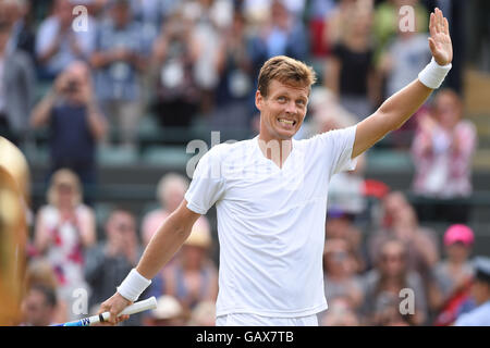 0Londra, Regno Unito. 6 Luglio, 2016. All England Lawn Tennis e Croquet Club di Londra, Inghilterra. Il torneo di Wimbledon Tennis Championships Giorno 10. Numero 10 sementi, Tomas BERDYCH (CZE) celebra la sua vittoria durante il suo primo quarto di finale di partita contro il numero 32 sementi, Lucas Pouille. Credit: Azione Plus immagini di sport/Alamy Live News Foto Stock