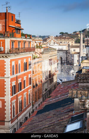 Vecchia Roma, Italia. Via del Corso street view, verticale foto scattata dal tetto, che si affaccia sulla Piazza del Popolo Foto Stock