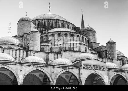 Facciata di colore blu o Sultan Ahmed moschea, è una moschea storica si trova a Istanbul, in Turchia, una delle più popolari attrazioni. Ho Foto Stock