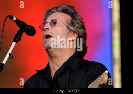 Chiamata hard Rock - giorno uno. Eric Clapton fa notizia il palcoscenico principale durante il giorno uno di Hard Rock chiamata a Hyde Park, nel centro di Londra. Foto Stock