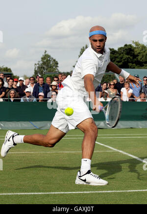 James Blake degli Stati Uniti in azione contro Rainer Schuettler della Germania Foto Stock