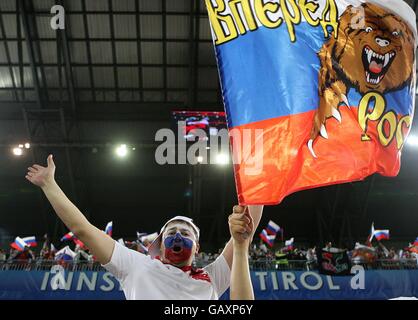 Calcio - Campionato europeo UEFA 2008 - Gruppo D - Russia / Svezia - Stadio Tivoli Neu. Tifosi russi negli stand Foto Stock