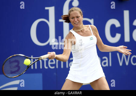 Kateryna Bondarenko in azione durante il DFS Classic AT L'Edgbaston Priory Club di Birmingham Foto Stock