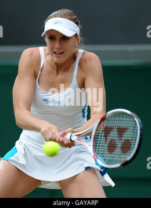 Tennis - Wimbledon Championships 2008 - Day Seven - The All England Club. Nicole VAIDISOVA della Russia in azione contro Anna Chakvetadze della Russia Foto Stock