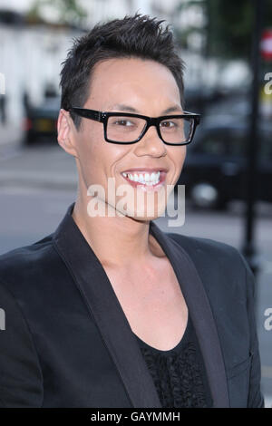 GOK WAN arriva alla festa estiva di Harper Collins per illustri autori al Victoria and Albert Museum, nel centro di Londra. Foto Stock