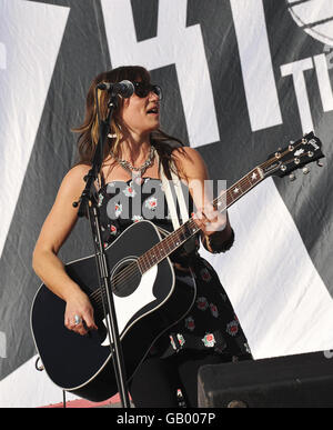 T nel festival del parco 2008 - Scozia. KT Tunstall si esibisce al festival musicale T in the Park vicino a Kinross in Scozia. Foto Stock