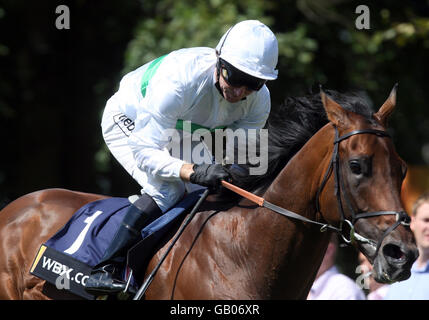 Horse Racing - Ritz Club Luglio Festival 2008 - Lanson Ladies Day - Newmarket Foto Stock