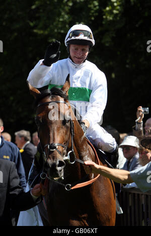 Horse Racing - Ritz Club Luglio Festival 2008 - Lanson Ladies Day - Newmarket Foto Stock