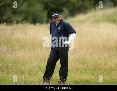 Golf - Open 2008 Championship - Day Two - Royal Birkdale Golf Club. Angel Cabrera argentino reagisce dopo un colpo sulla quinta buca durante il secondo round dell'Open a Royal Birkdale, Southport, Lancashire. Foto Stock