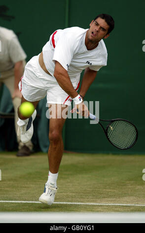Tennis - Wimbledon 2003 - Gli uomini del terzo round - Mark Philippoussis v Radek STEPANEK: risultati nei Foto Stock