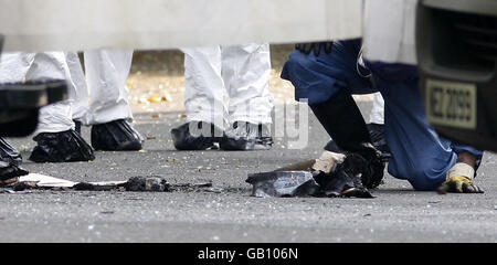 Corpo trovato in auto di masterizzazione Foto Stock